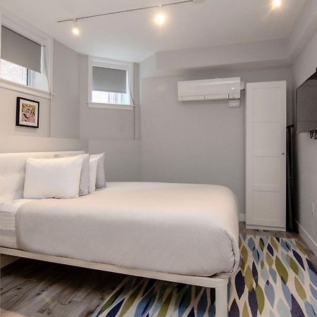 A Stylish Stay W/ A Queen Bed, Heated Floors.. #3 Brookline Exterior foto