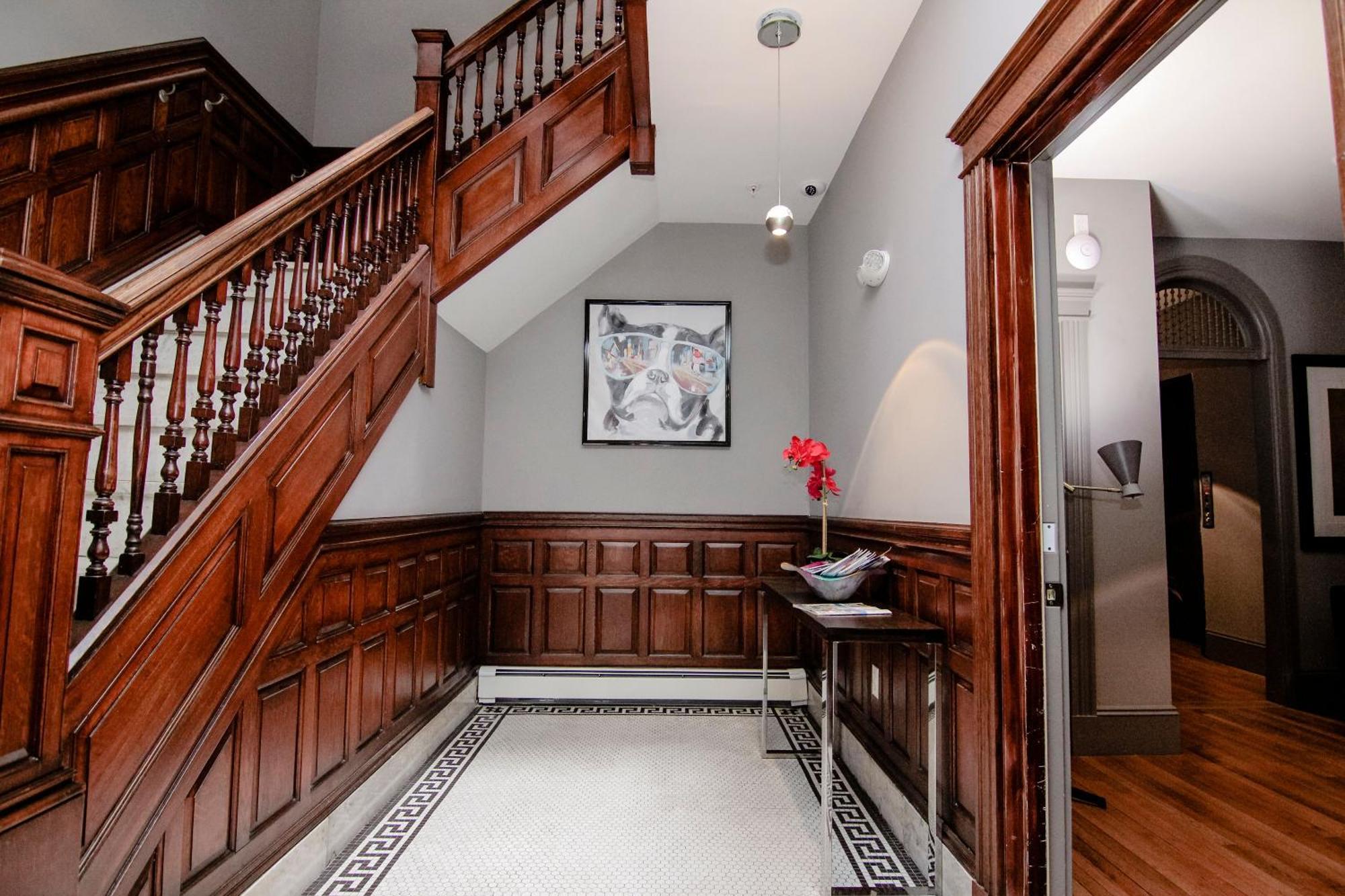 A Stylish Stay W/ A Queen Bed, Heated Floors.. #3 Brookline Exterior foto